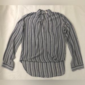 Blouse size Small, brand Elan, 100% rayon